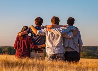 Bonus bollette 2022, limite ISEE aumentato a 12.000 euro: per l’accesso, non serve fare domanda