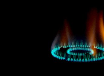 Leggende metropolitane: la fiamma gialla del fornello di casa è dovuta all’immissione di aria nel gas?
