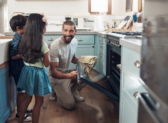 Consuma più il forno o la friggitrice ad aria? Una guida per scegliere l’elettrodomestico più efficiente